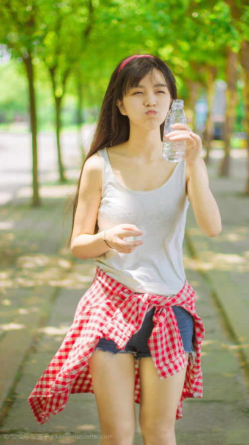 范弗利特关键先生显威，马刺稳稳拿下新疆队