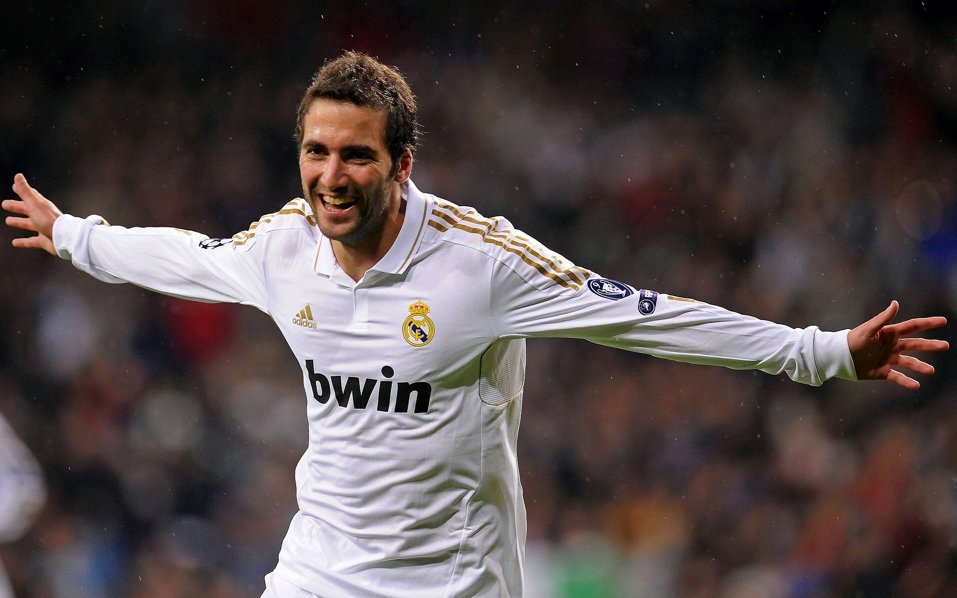 穿越隔阂的弧线，门迪一球联结多特蒙德与阿尔及利亚的夜晚